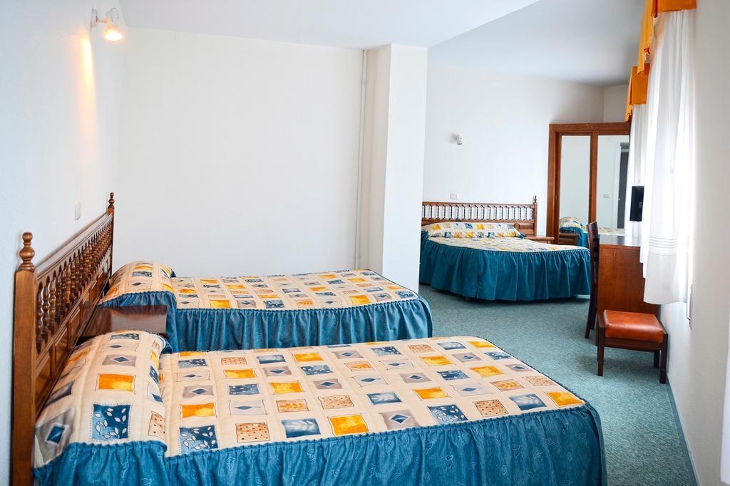 Hostal La Viuda Pobra De Trives Room photo